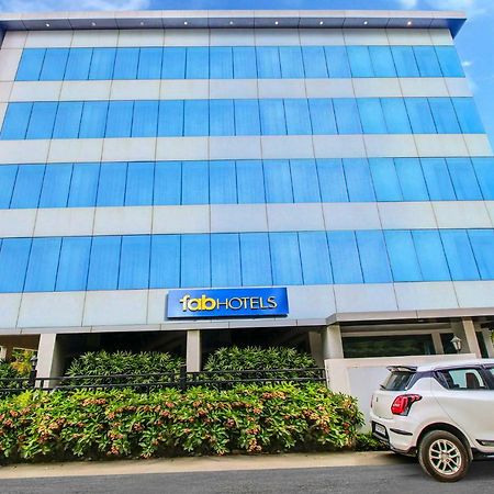 Fabhotel Syberitic Suites Gachibowli - Fully Vaccinated Staff Kondapur  Kültér fotó