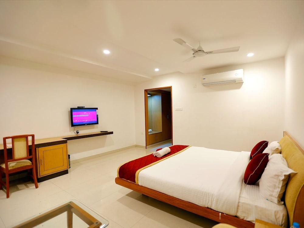 Fabhotel Syberitic Suites Gachibowli - Fully Vaccinated Staff Kondapur  Kültér fotó