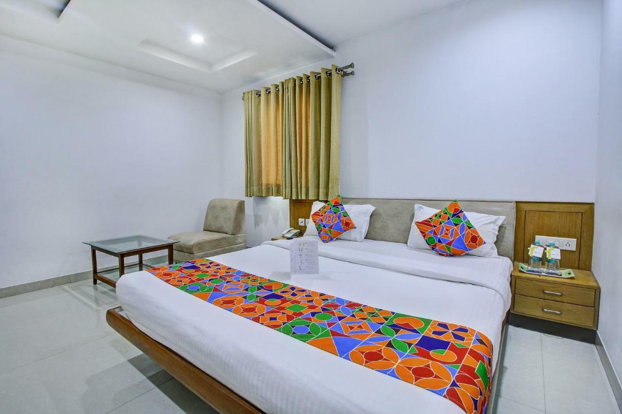 Fabhotel Syberitic Suites Gachibowli - Fully Vaccinated Staff Kondapur  Kültér fotó