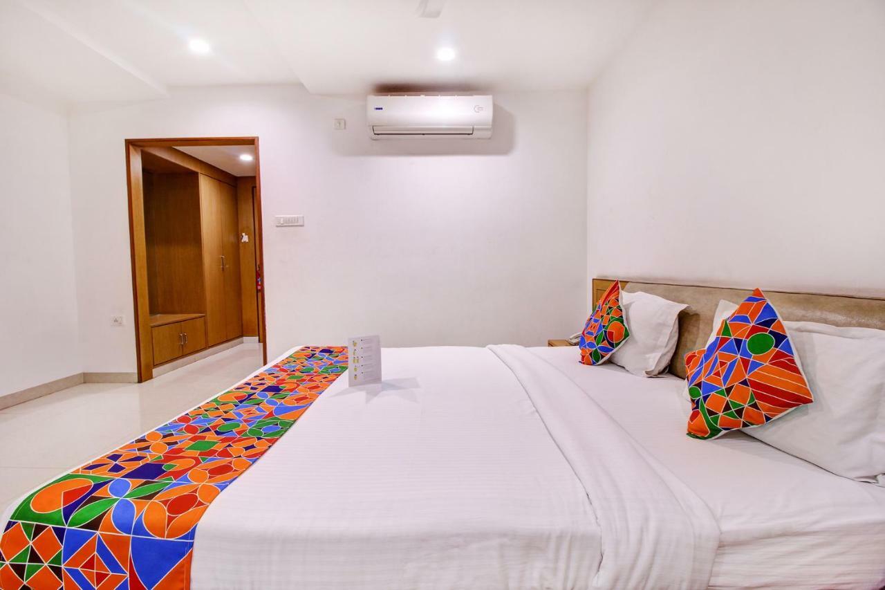 Fabhotel Syberitic Suites Gachibowli - Fully Vaccinated Staff Kondapur  Kültér fotó