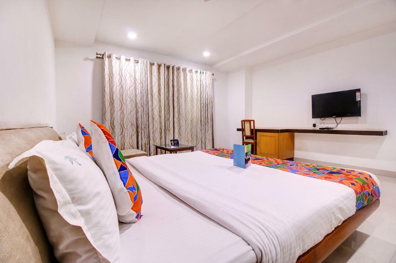 Fabhotel Syberitic Suites Gachibowli - Fully Vaccinated Staff Kondapur  Kültér fotó