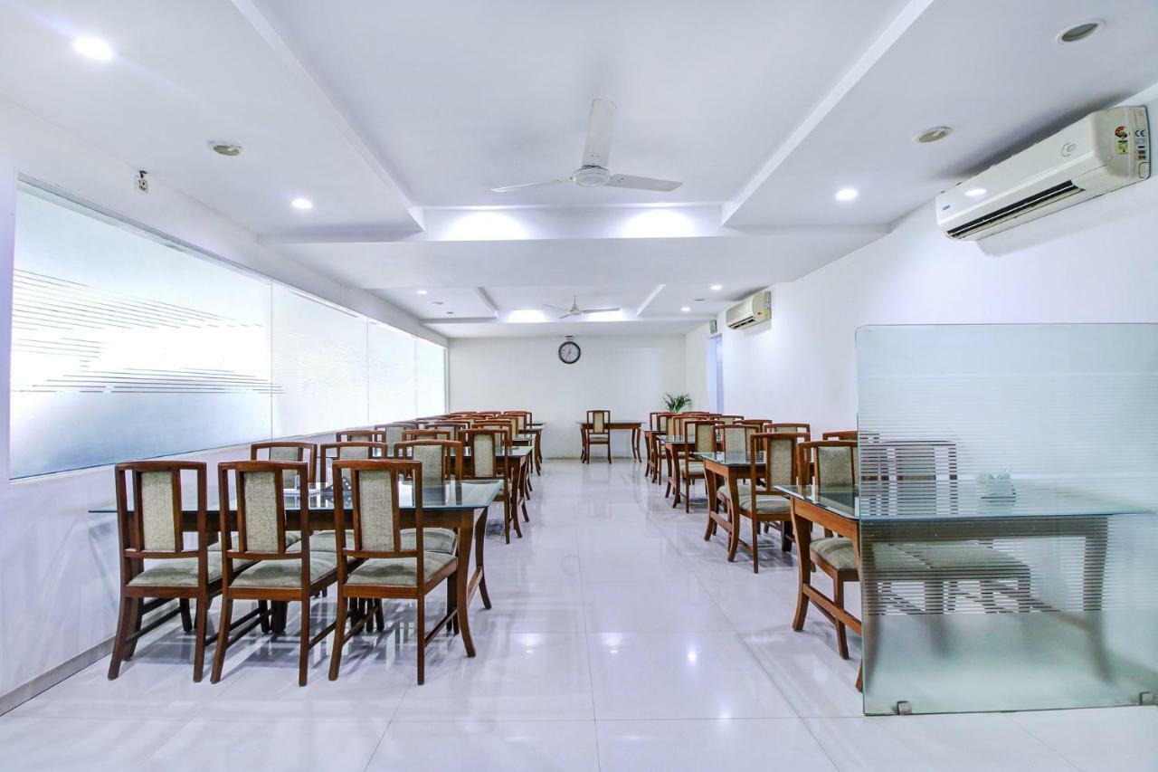 Fabhotel Syberitic Suites Gachibowli - Fully Vaccinated Staff Kondapur  Kültér fotó